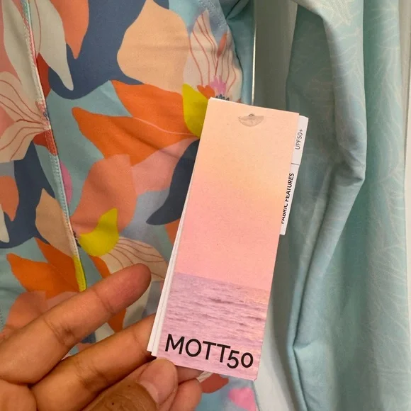 Mott50 Floral Rashguard size medium Sun protection - Picture 8 of 13